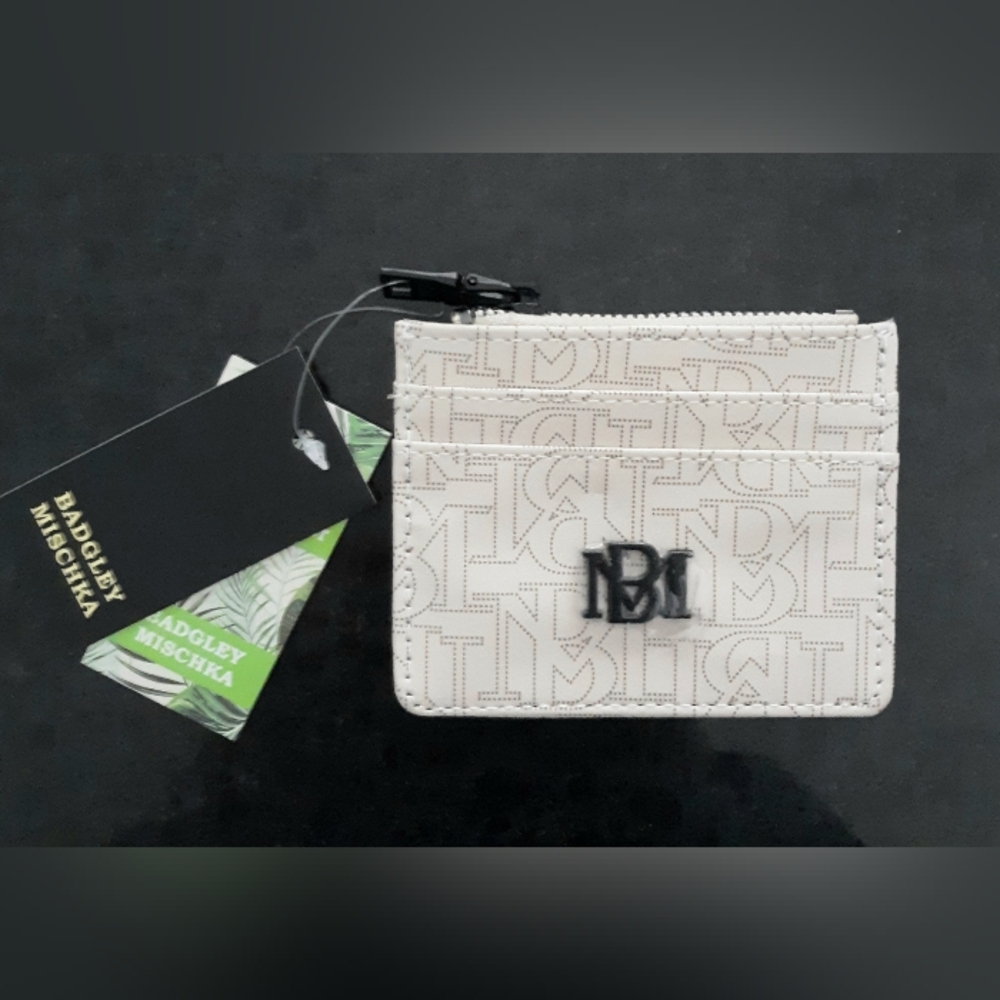 NWT Badgley Mischka Card Holder